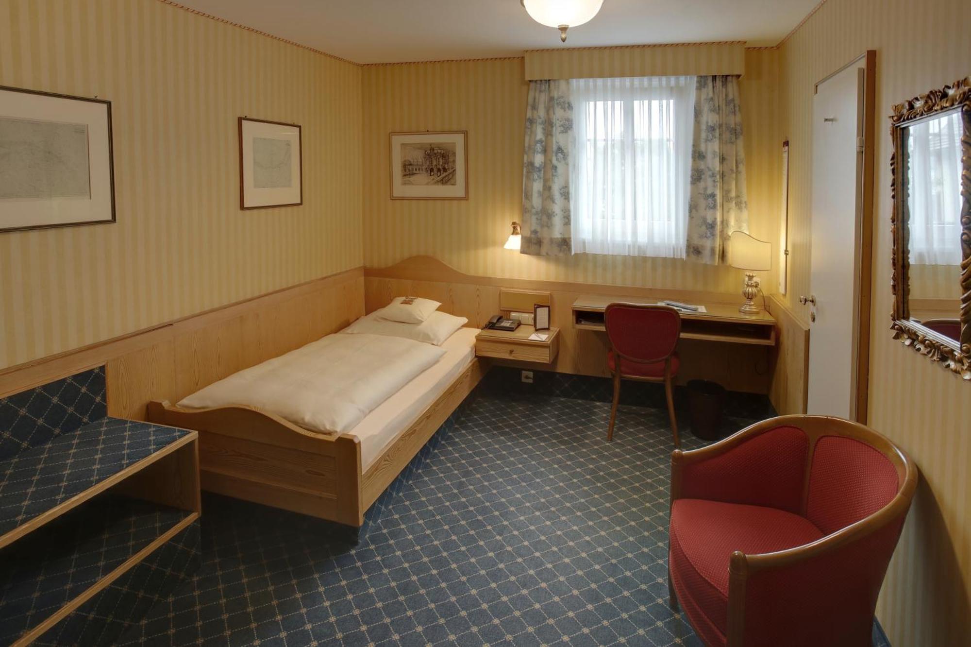 Hotel Brauereigasthof Landwehr-Braeu Reichelshofen Kamer foto